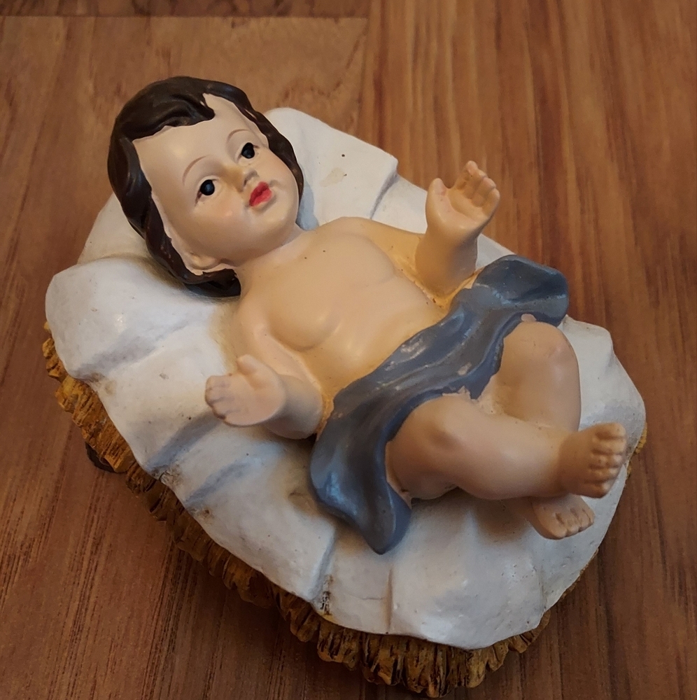 Baby Jesus Manger Figurine Resin Replacement 4 Inches Nativity Christmas Decor